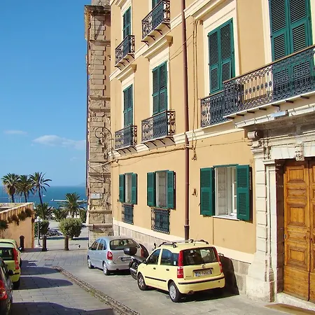 Residenze Palazzo Pes كالياري